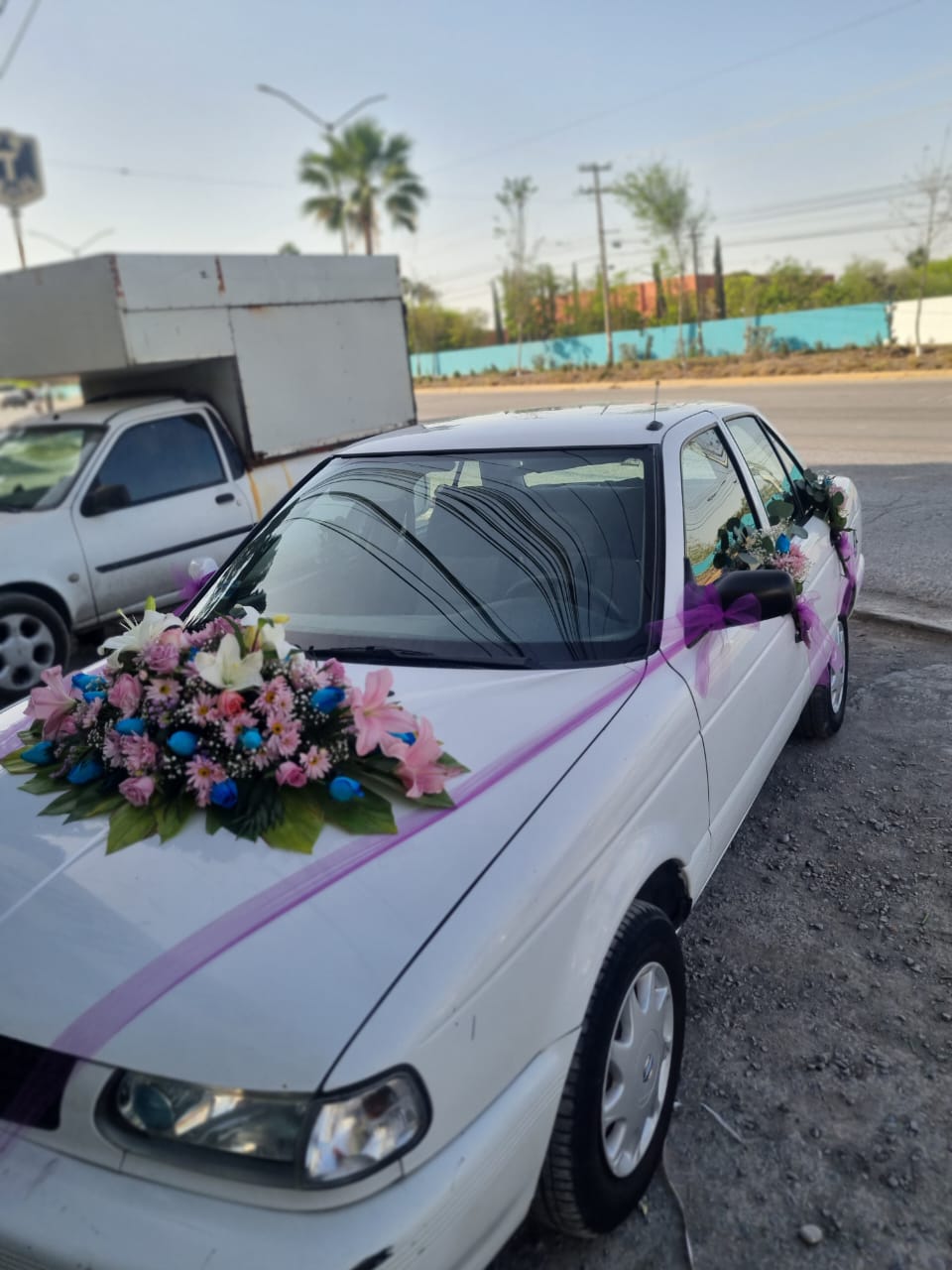 Decoración Floral para carro. Modelo 2